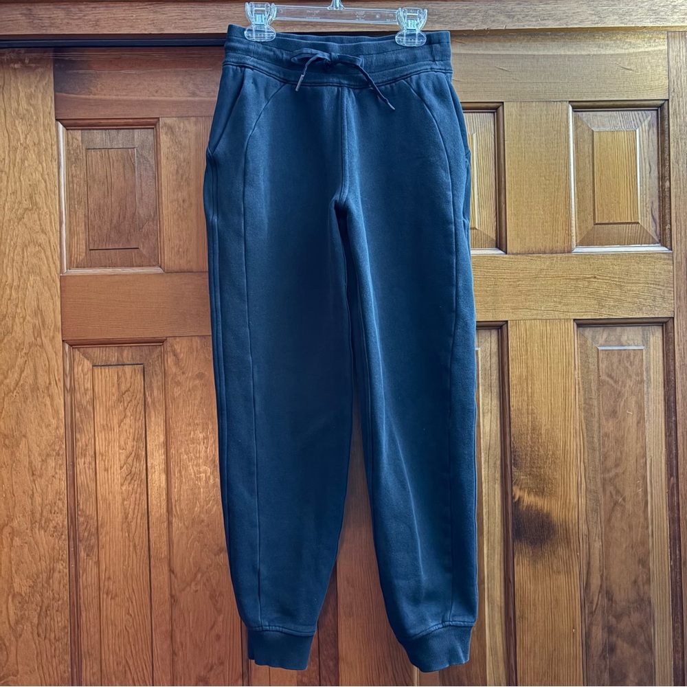 Lululemon Black Scuba Jogger 2